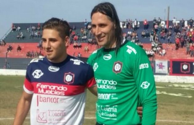 Olave volvió al fútbol en Las Palmas, que venció a Alumni