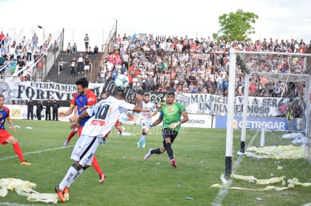 Clásico de Chaco: For Ever y Sarmiento quedaron a mano