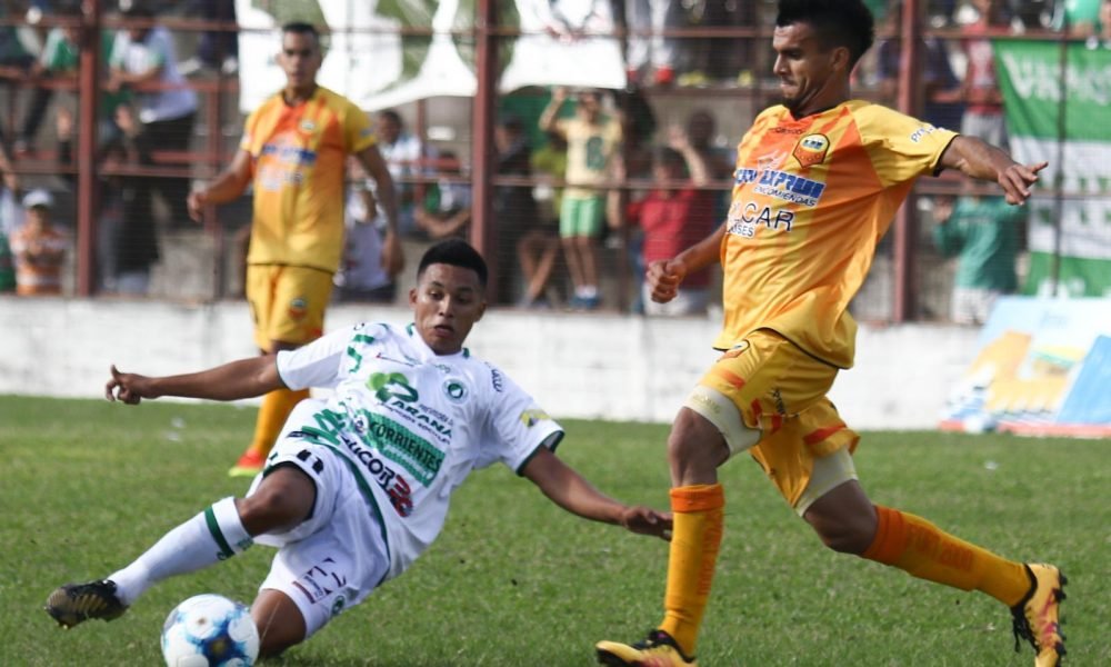 Mandiyú y Crucero no se sacaron ventajas en el debut