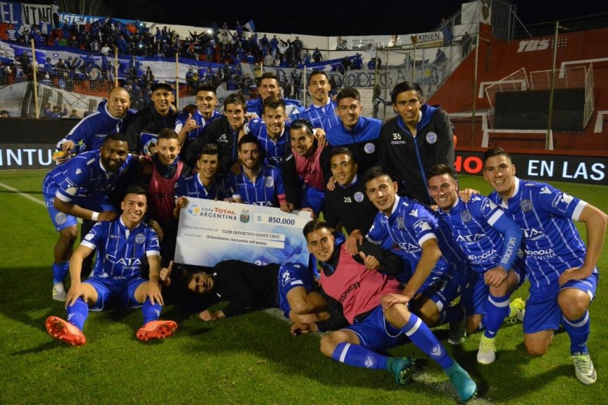Godoy Cruz y Velez estan en 8vos de final