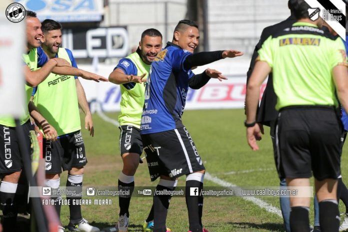 Mal partido y derrota de Santamarina en Floresta