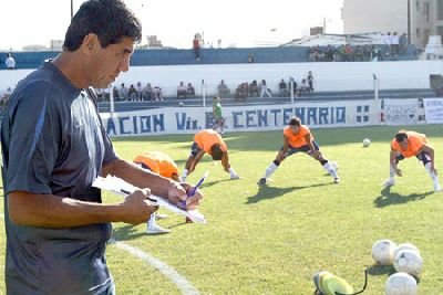 Villalba: “Somos optimistas para mirar hacia arriba,  pero no hay que descuidar la tabla de abajo”