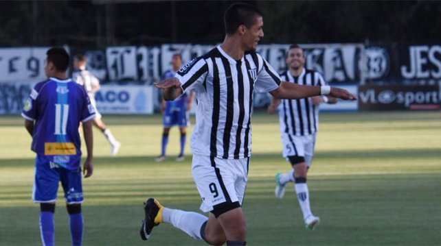 Gimnasia de Mendoza venció con autoridad a Unión y se mantiene en lo más alto