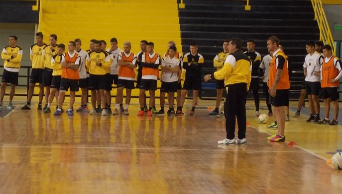 Deportivo Madryn y Sansinena van en la lucha por salir del fondo