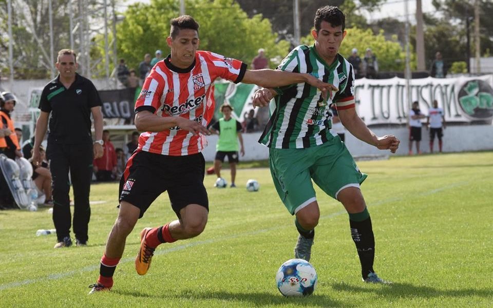 Sobre el final, Rivadavia salvó el invicto ante Villa Mitre