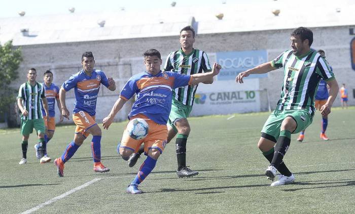 Roca hizo su trabajo pero se llevó muy poco ante Villa Mitre