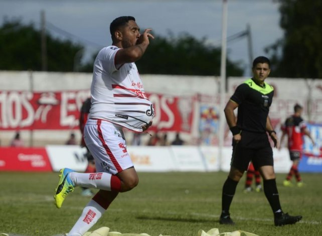 Huracán Las Heras consiguió su primer triunfo ante Deportivo Maipú