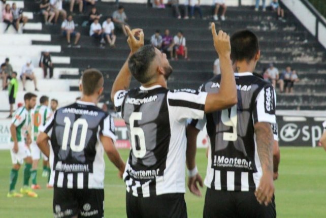 Gimnasia le ganó a Desamparados y se clasificó a la segunda fase