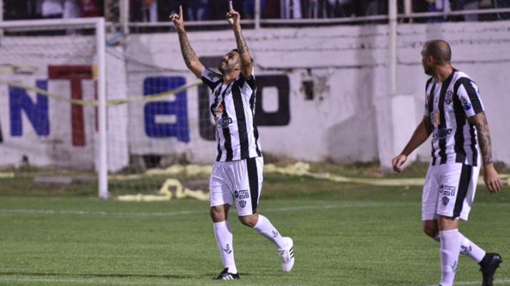 Jara brilló y Central volvió a golear a Libertad