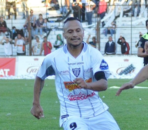 Magno: «Tenemos que estar tranquilos para conseguir los tres puntos»