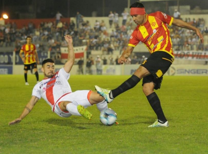 Guaraní y Sarmiento repartieron puntos en Villa Sarita