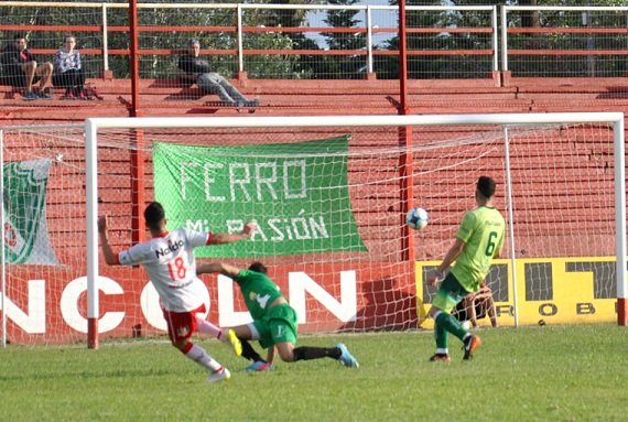 Rivadavia le cerró el Pico