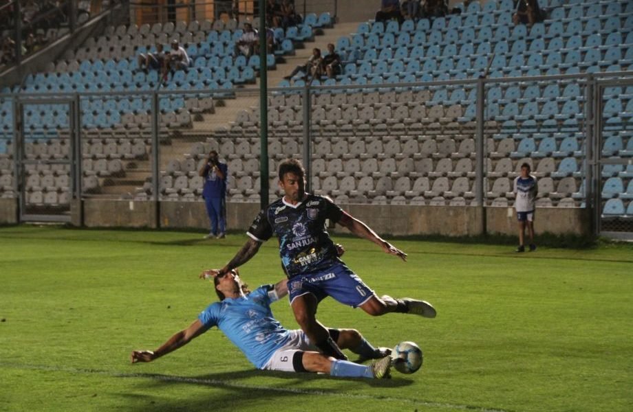 Unión perdió con Estudiantes de Río Cuarto en el debut de Ernesto Fullana