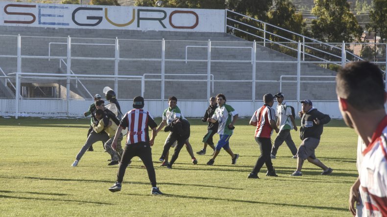 Graves incidentes en la final de fútbol comodorense