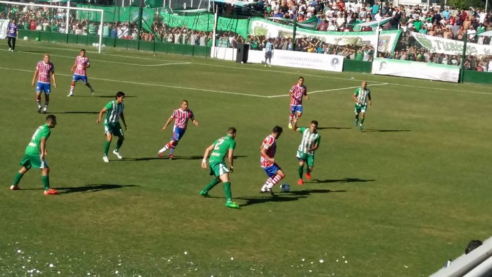 Peñarol y Camioneros no se sacaron ventajas en Chimbas