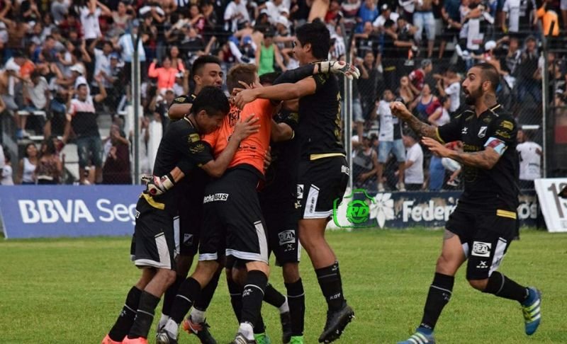 A pesar de la lluvia, el «cuervo» es finalista