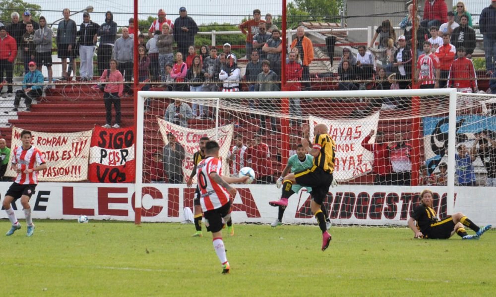 Deportivo Madryn y Rivadavia cerraron con un empate
