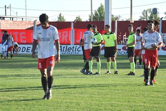 Rivadavia perdió con Alvarado y quedó sin chances de clasificar