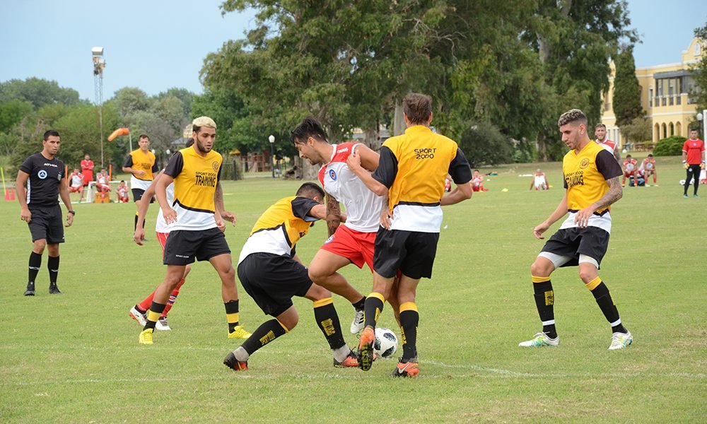Buen ensayo de Flandria ante Argentinos Juniors en Open Door