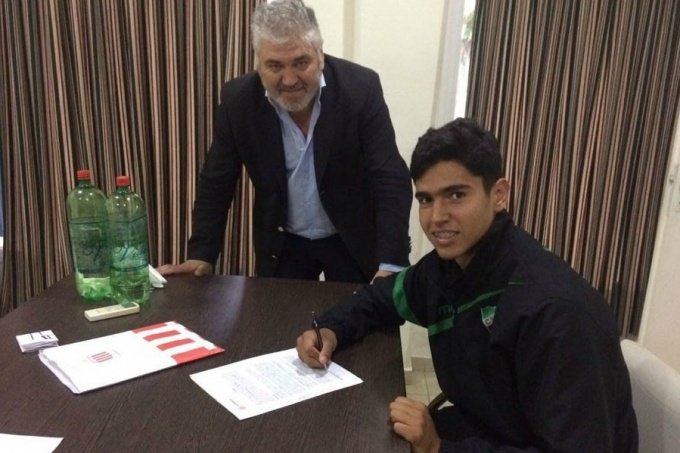Alexis Vega de Villa Mitre cedido a Estudiantes de La Plata