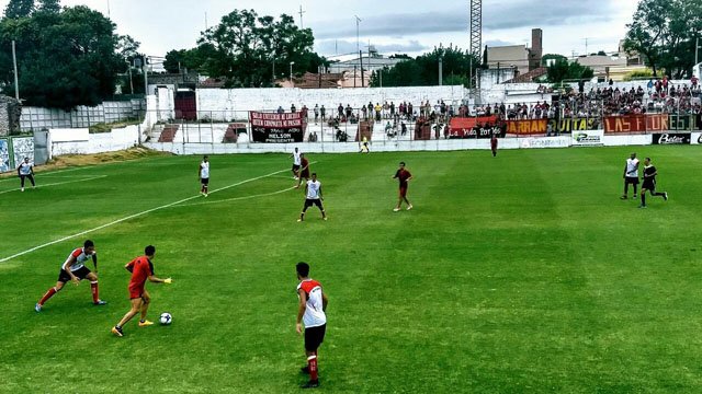 Atlético Paraná incorporó a un delantero