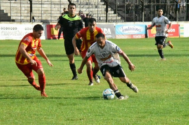 For Ever y Sarmiento quedaron a mano y definen el miércoles