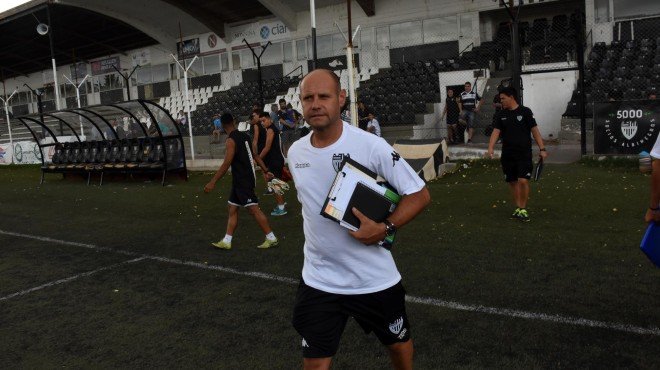 Botella busca el once ideal para Cipolletti