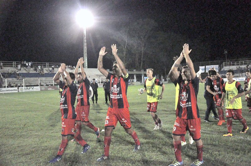 Depro goleó a Gimnasia y se metió en una nueva fase