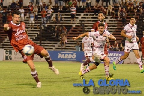 Douglas y Defensores quedaron en cero