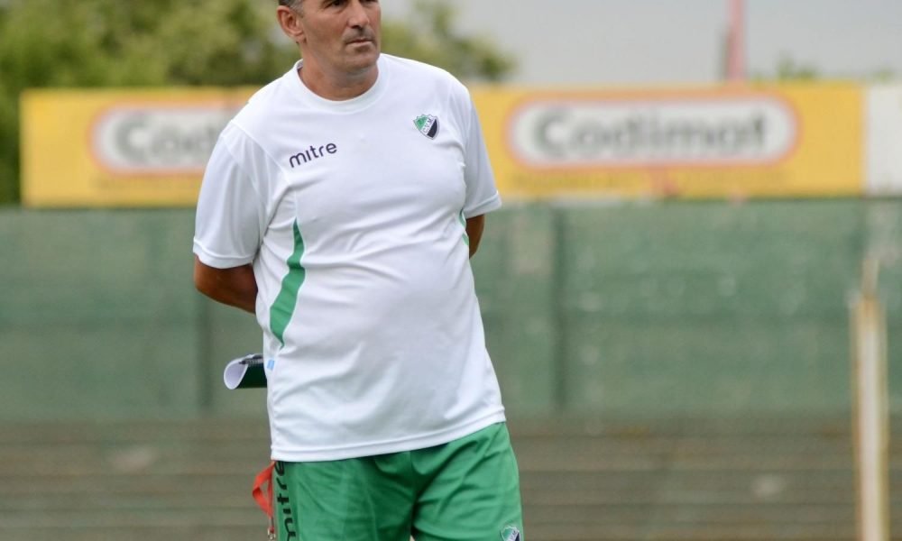 Cristian Domizi dirigió su primera práctica en Villa Mitre