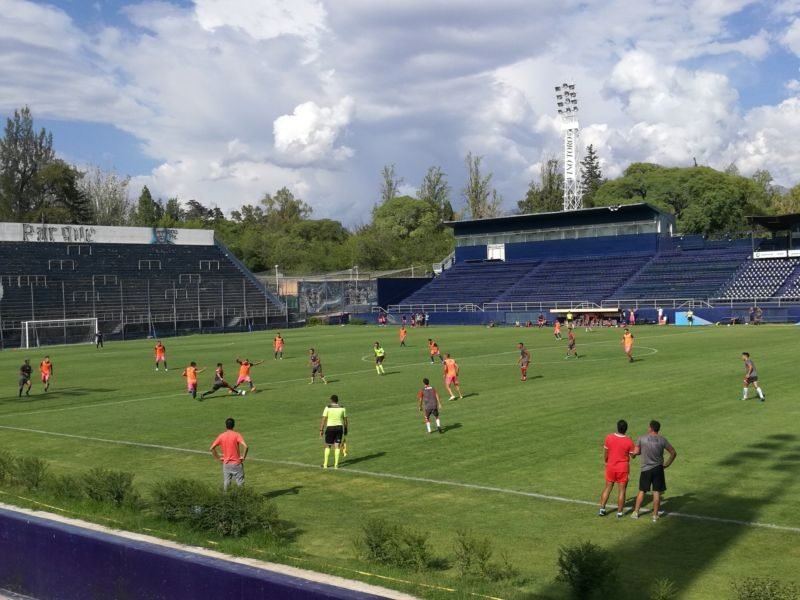 La Lepra tropezó ante Deportivo Maipú