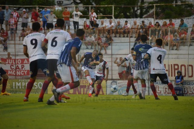 Atlético Paraná sumo su segundo triunfo en su casa ante el DEPRO