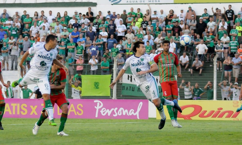 Agro sufrió otra vez en la pelota parada y desperdició una buena chance de subir