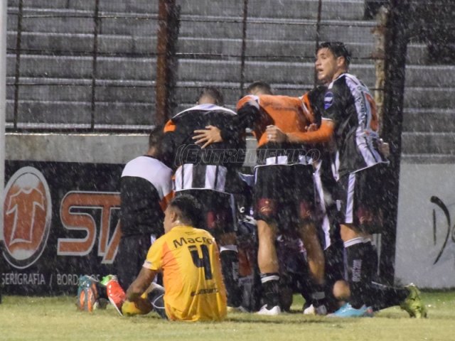 For Ever dio vuelta la página y festejó su primer triunfo del año