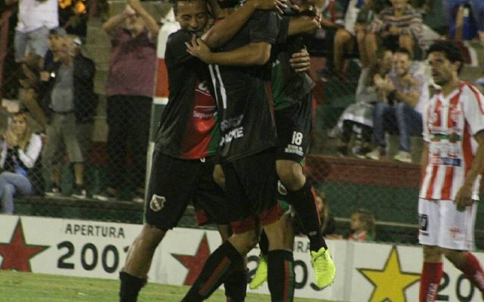 Sportivo goleó a Atlético Paraná