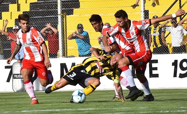 Deportivo Madryn no pudo con Rivadavia