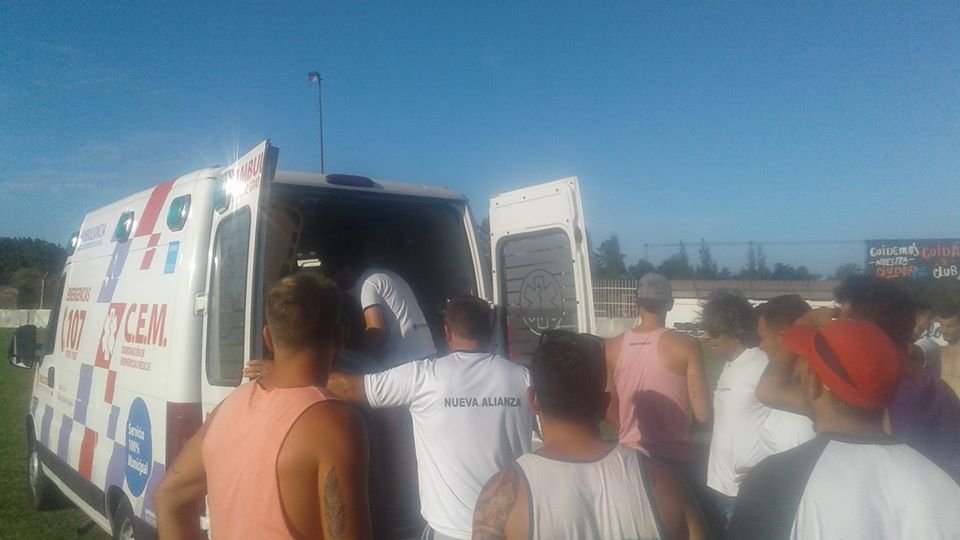 Un jugador de Nueva Alianza se descompenso en pleno partido del Federal C