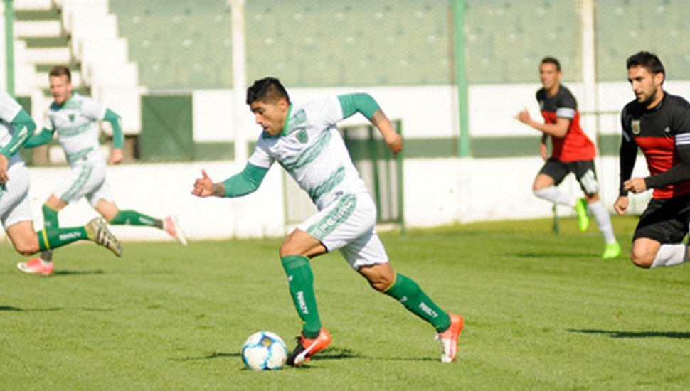 Bazán: “El tema del descenso es en lo que más pensamos y eso nos juega en contra”