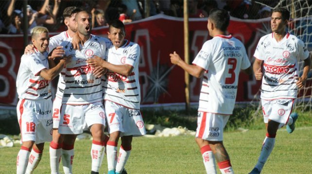 Huracán Las Heras derrotó a Unión Aconquija y se clasificó