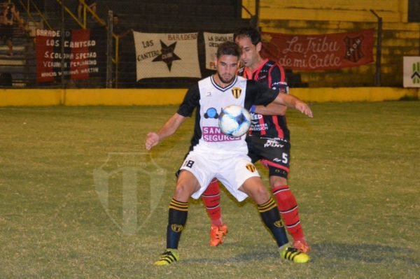Libertad y Douglas se despidieron con un empate