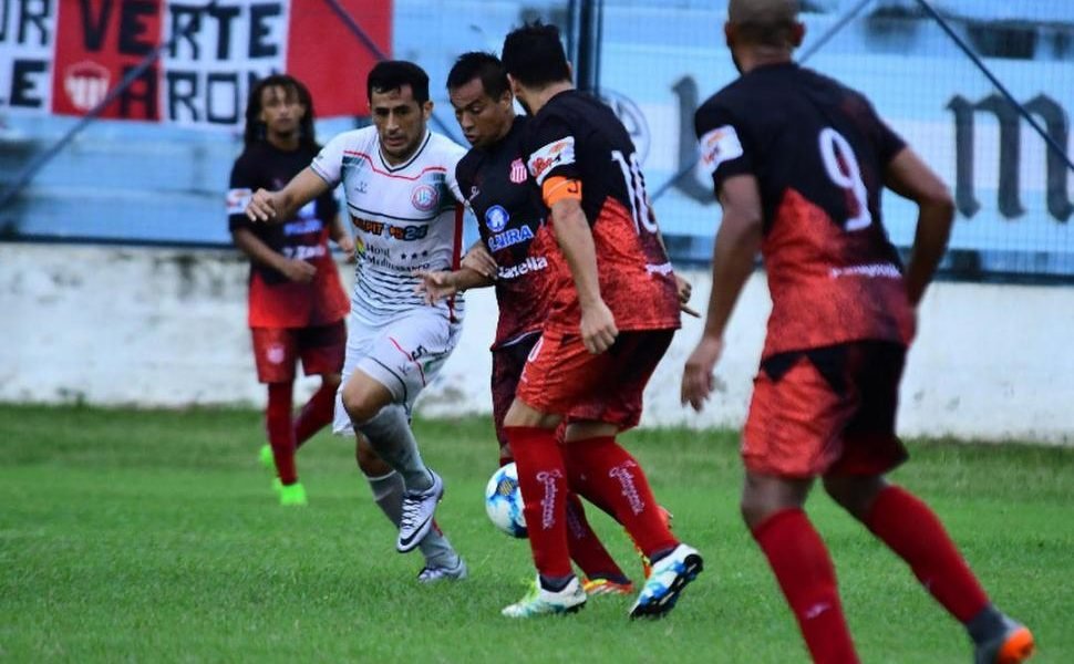 San Jorge rescató un empate para seguir arriba