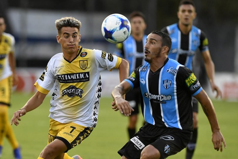 Santamarina cayó como visitante ante Almagro
