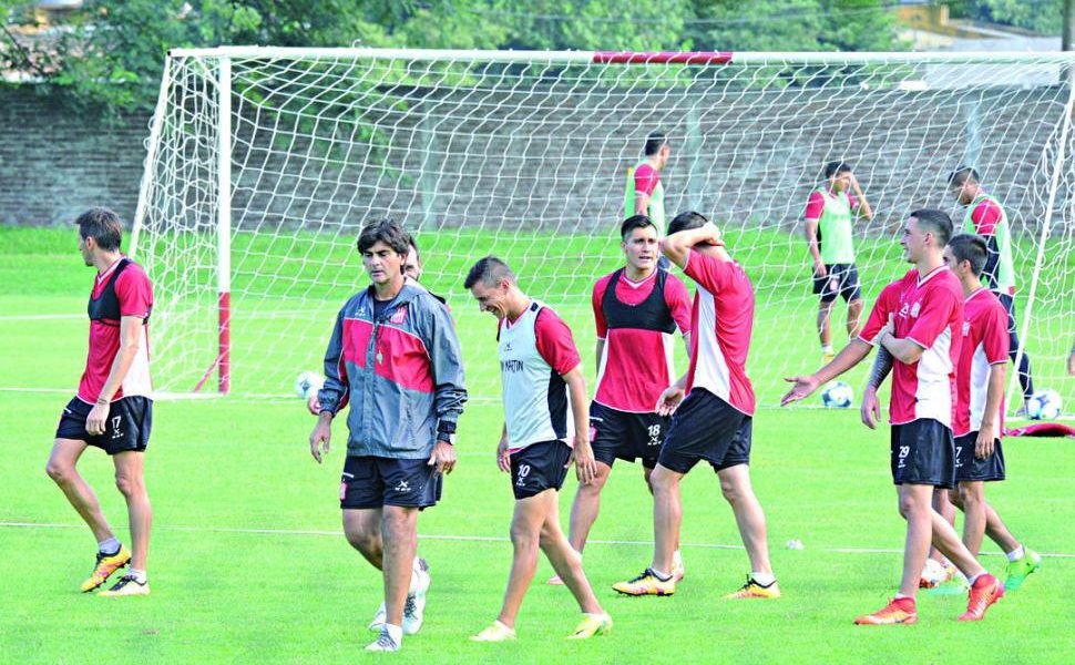 Todo listo en San Martín: Forestello tiene los 11 y los hinchas irán a Ciudadela