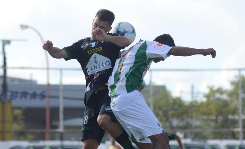 Villa Mitre consiguió su primera victoria en el año