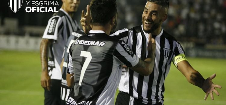 Gimnasia le sacó el invicto a Estudiantes y es nuevo líder