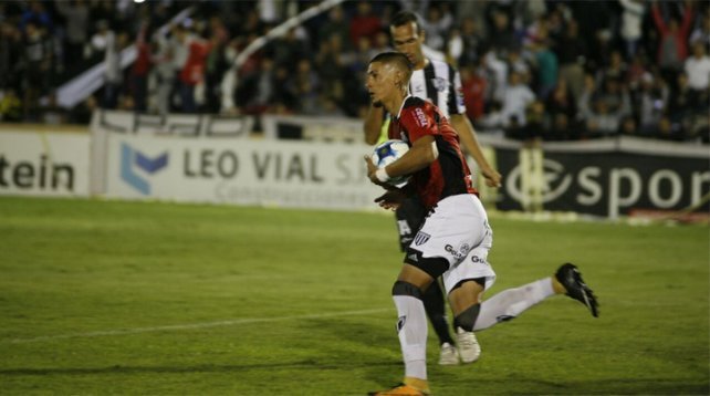 Gimnasia empató con Central Córdoba y le dio vida a Defensores en la última fecha