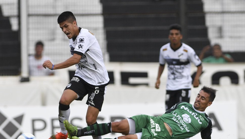 El Albo y Sarmiento empataron en Floresta
