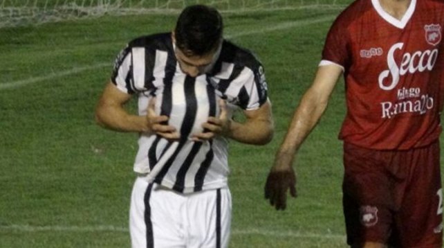 Gimnasia ganó en Villa Ramallo y dio otro paso hacia el ascenso