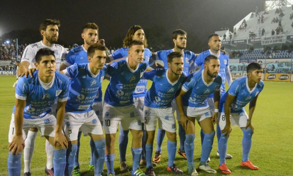 Estudiantes y Central Córdoba fue suspendido por invasión de los hinchas locales
