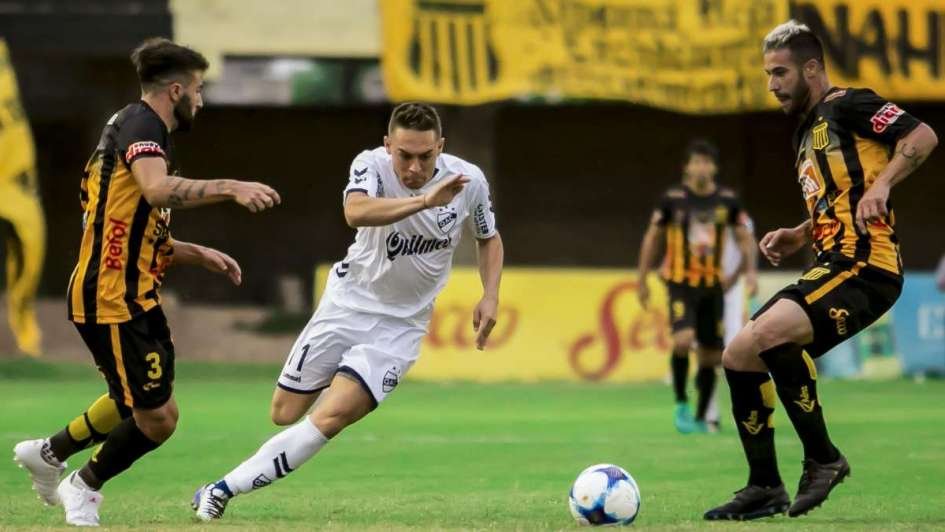 Mitre sumó un punto valioso en el final